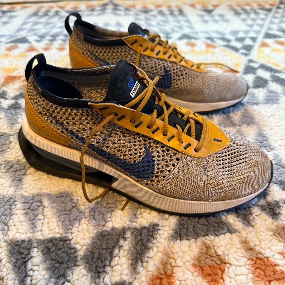 Nike Men's Tan and Blue Sneakers